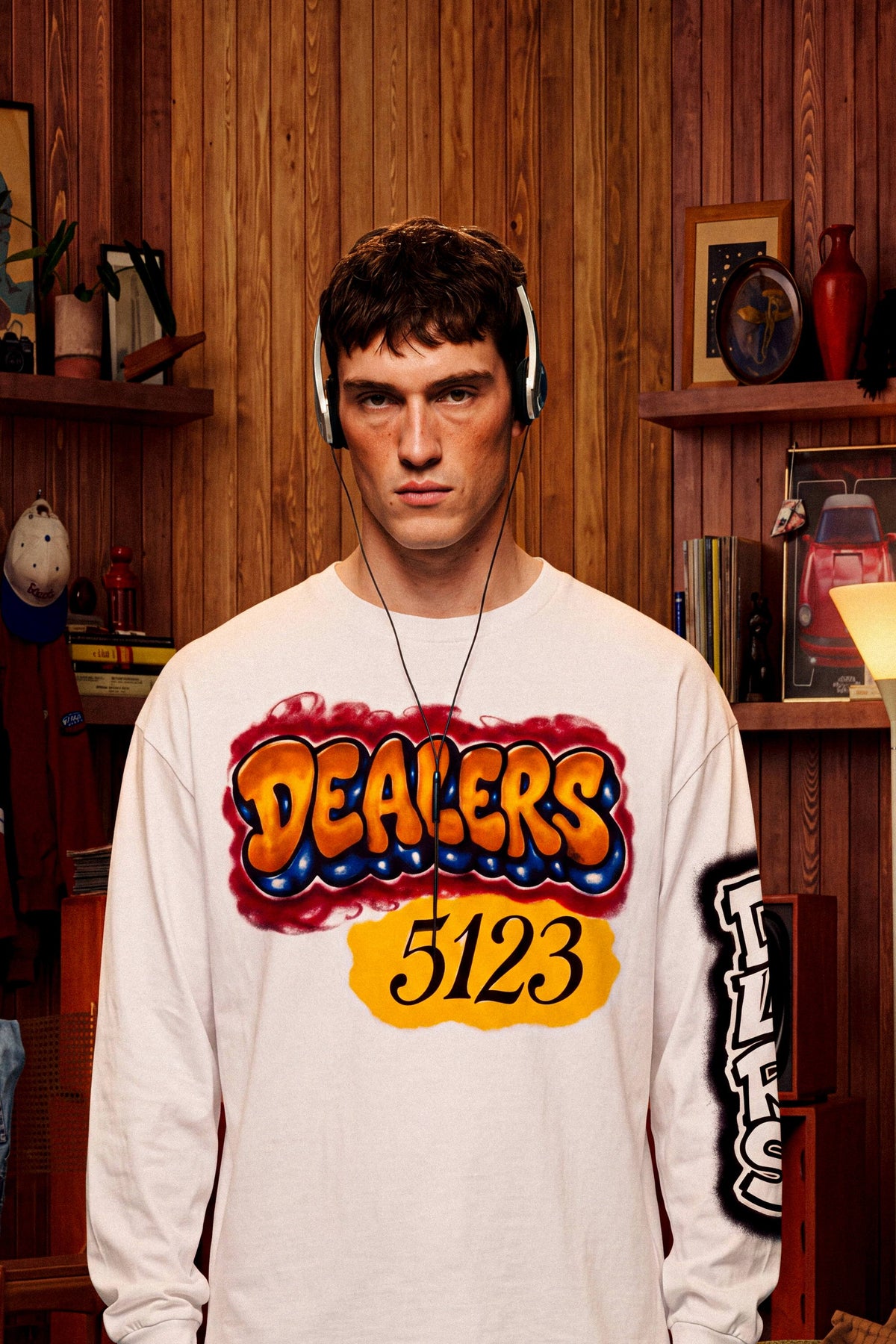 5123 T-Shirt long sleeve by The Hat Dealers, portrait on model headphones